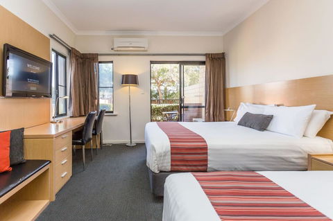 Country Comfort Perth - Kawana Tourism 32