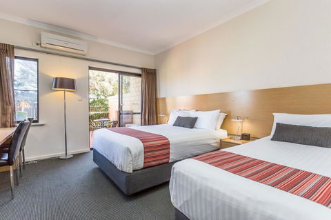 Country Comfort Perth - Kawana Tourism 34