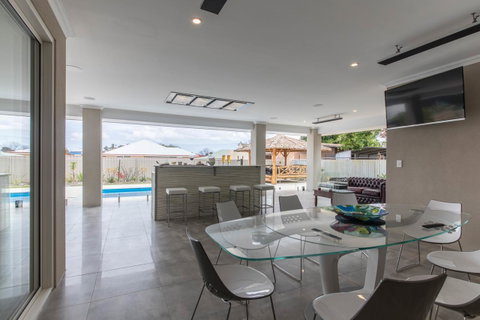 Epsom On Swan Bed & Breakfast - Kawana Tourism 4