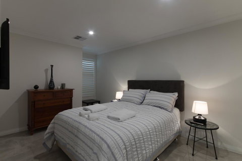 Epsom On Swan Bed & Breakfast - Kawana Tourism 12