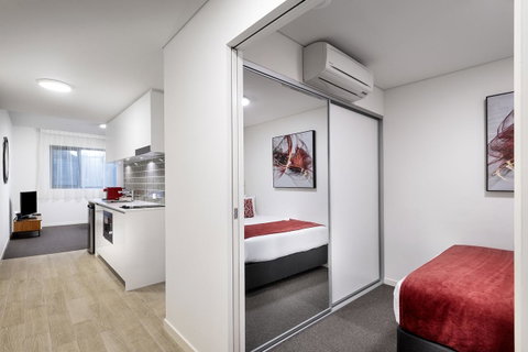 Ramada By Wyndham VetroBlu Scarborough Beach - Kawana Tourism 13