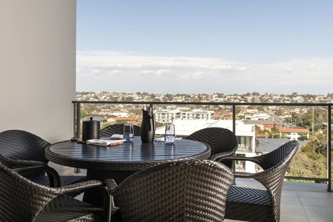 Ramada By Wyndham VetroBlu Scarborough Beach - Kawana Tourism 9
