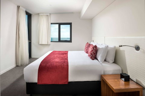 Ramada By Wyndham VetroBlu Scarborough Beach - Kawana Tourism 34
