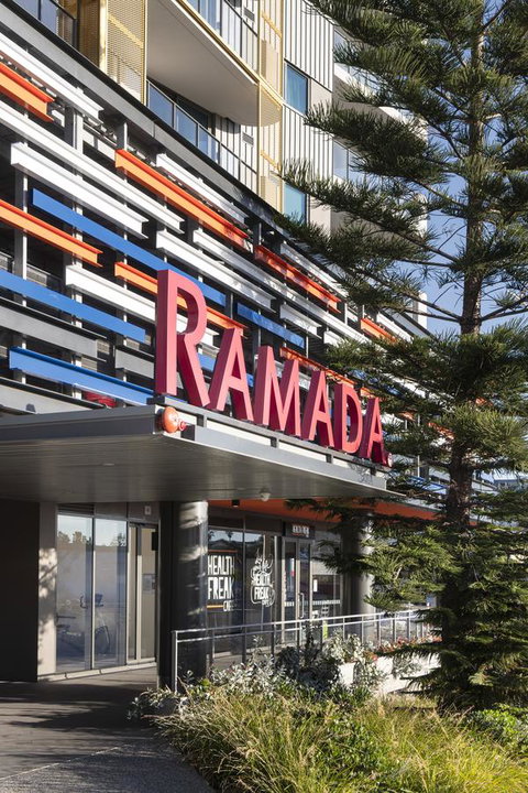Ramada By Wyndham VetroBlu Scarborough Beach - Kawana Tourism 4