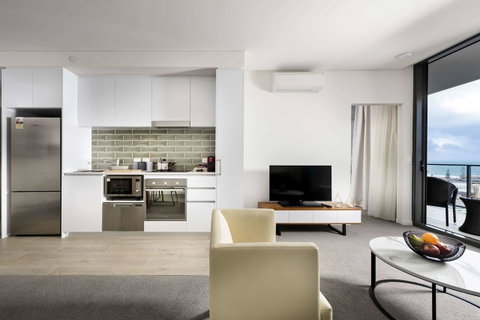 Ramada By Wyndham VetroBlu Scarborough Beach - Kawana Tourism 17