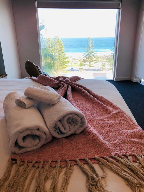 Ocean View-breath Taking Views, Amazing Facilities - Kawana Tourism 7