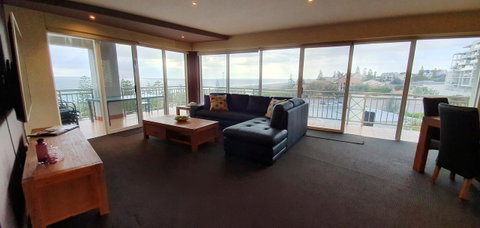 Ocean View-breath Taking Views, Amazing Facilities - Kawana Tourism 11