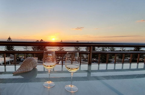Ocean View-breath Taking Views, Amazing Facilities - Kawana Tourism 3