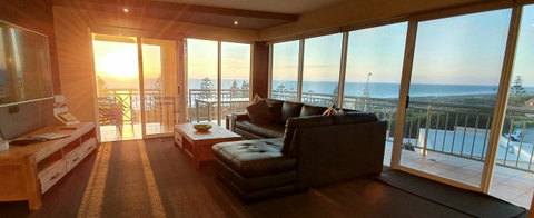 Ocean View-breath Taking Views, Amazing Facilities - Kawana Tourism 2