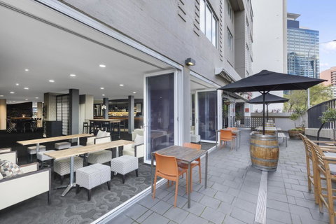 Rendezvous Hotel Perth Central - Kawana Tourism 0