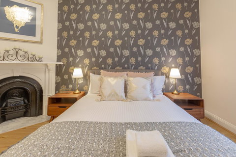 Heritage Townhouse Near Harbour Bridge - Kawana Tourism 22