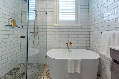 Heritage Townhouse Near Harbour Bridge - Kawana Tourism 2