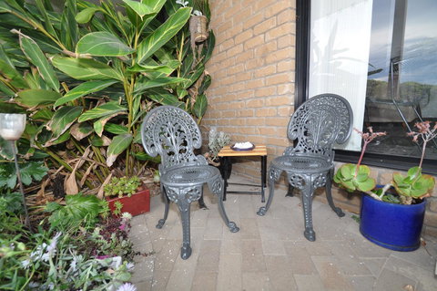 Beachfront Apartments - Kawana Tourism 4