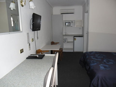 Ben Chifley Motor Inn - Kawana Tourism 31