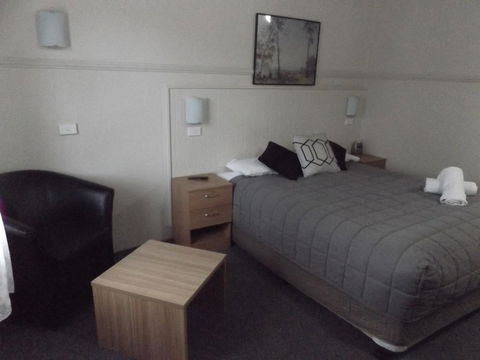Ben Chifley Motor Inn - Kawana Tourism 3