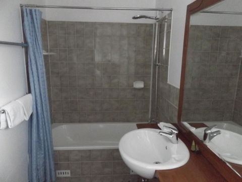 Ben Chifley Motor Inn - Kawana Tourism 7
