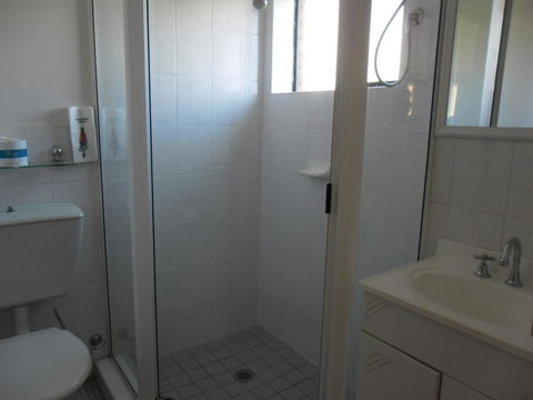 Ben Chifley Motor Inn - Kawana Tourism 38