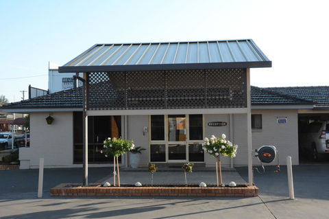 Ben Chifley Motor Inn - Kawana Tourism 26