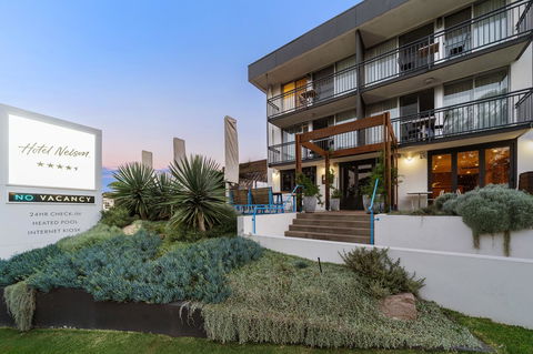 Hotel Nelson - Kawana Tourism 0