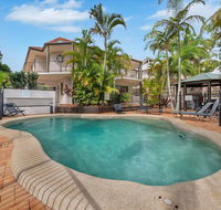 Cossies by the Sea - Kawana Tourism