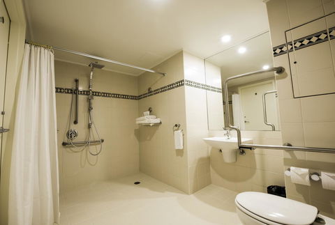 Rydges World Square - Kawana Tourism 18