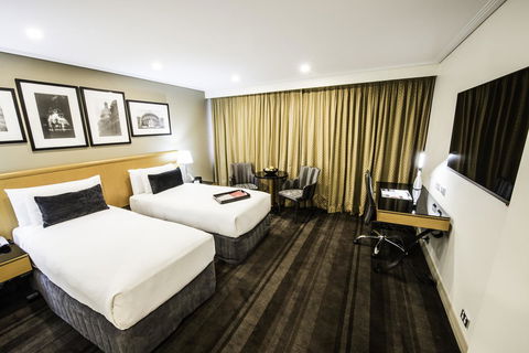 Rydges World Square - Kawana Tourism 14