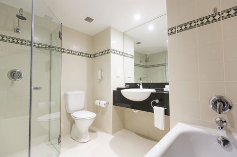 Rydges World Square - Kawana Tourism 4