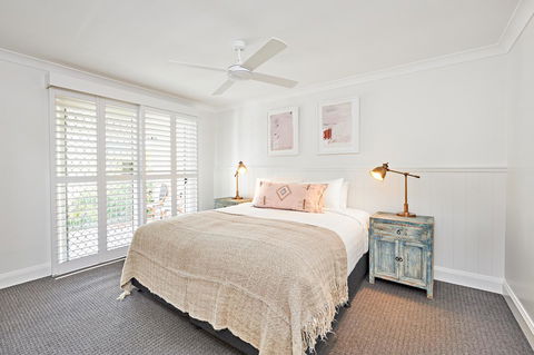 The Lord Byron - Kawana Tourism 14