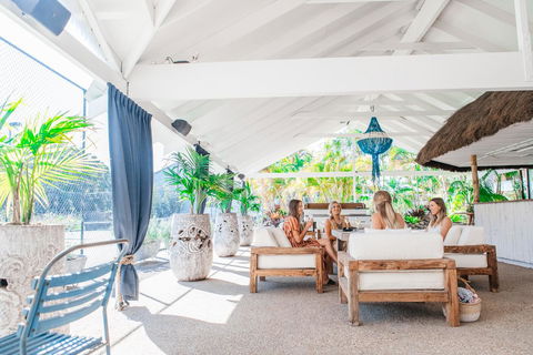 The Lord Byron - Kawana Tourism 24