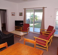 Fleur Cottage 7 Willow Street - Kawana Tourism