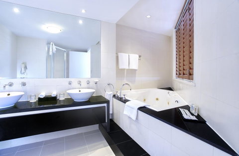 Crowne Plaza Sydney Coogee Beach, An IHG Hotel - Kawana Tourism 22