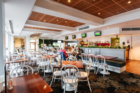 Coniston Hotel Wollongong - Kawana Tourism 11