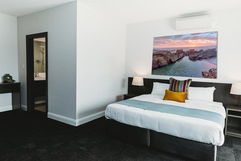 Coniston Hotel Wollongong - Kawana Tourism 2