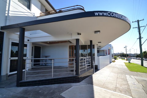 Coniston Hotel Wollongong - Kawana Tourism 6