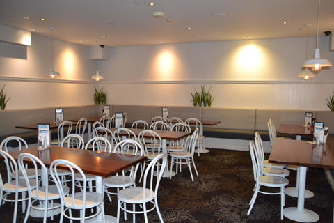Coniston Hotel Wollongong - Kawana Tourism 22