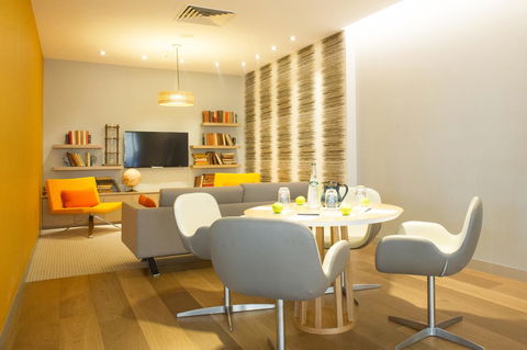 Novotel Sydney Darling Harbour - Kawana Tourism 27
