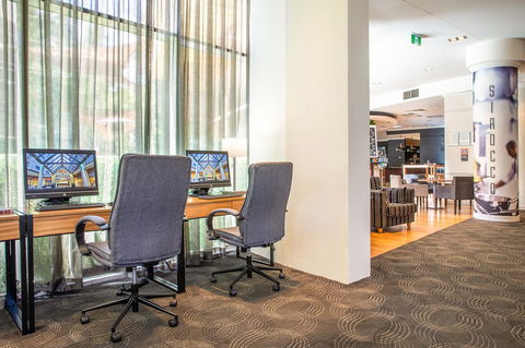 Holiday Inn Sydney Potts Point - Kawana Tourism 11