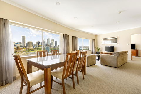Holiday Inn Sydney Potts Point - Kawana Tourism 21