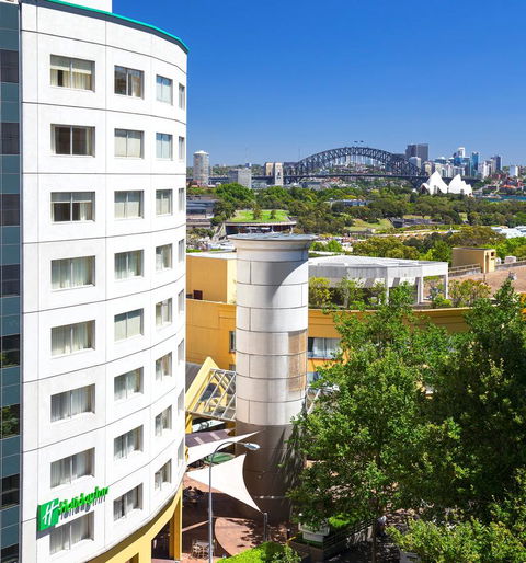 Holiday Inn Sydney Potts Point - Kawana Tourism 0