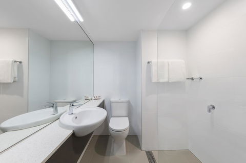 Travelodge Hotel Sydney Airport - Kawana Tourism 1