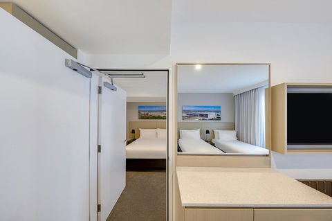 Travelodge Hotel Sydney Airport - Kawana Tourism 2