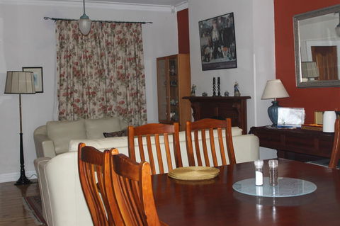 Boot Makers Cottage - Kawana Tourism 5