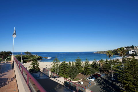 Coogee Sands Hotel & Apartments - Kawana Tourism 16