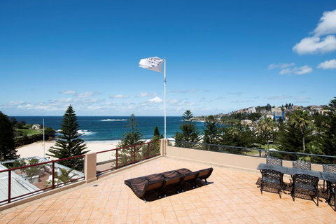 Coogee Sands Hotel & Apartments - Kawana Tourism 10
