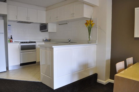 Coogee Sands Hotel & Apartments - Kawana Tourism 34