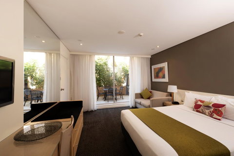 Coogee Sands Hotel & Apartments - Kawana Tourism 8