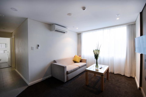 Coogee Sands Hotel & Apartments - Kawana Tourism 5