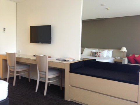 Coogee Sands Hotel & Apartments - Kawana Tourism 13