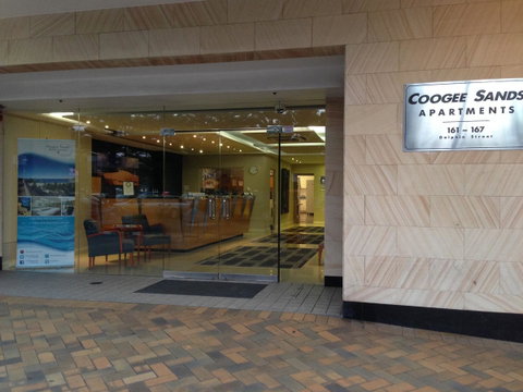 Coogee Sands Hotel & Apartments - Kawana Tourism 19