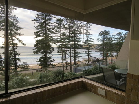 Manly Paradise Motel & Apartments - Kawana Tourism 36